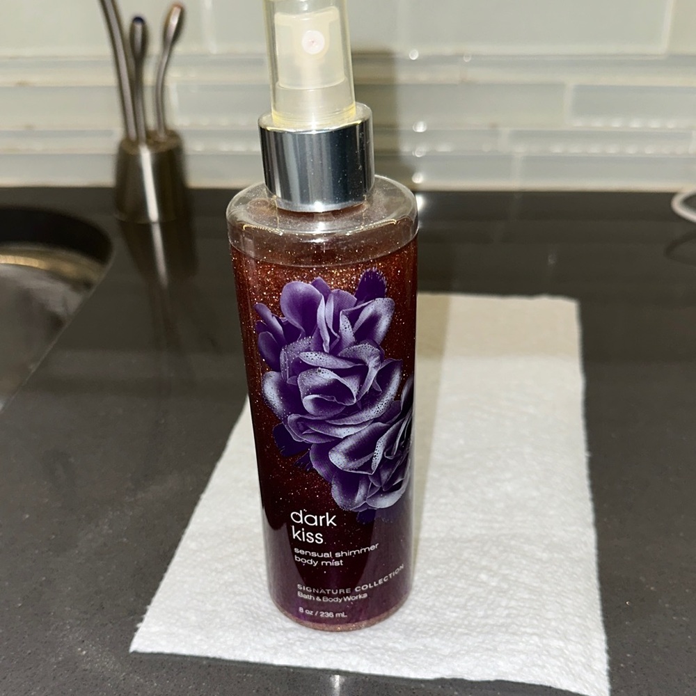 Bath & Body Works Dark Kiss Shimmer